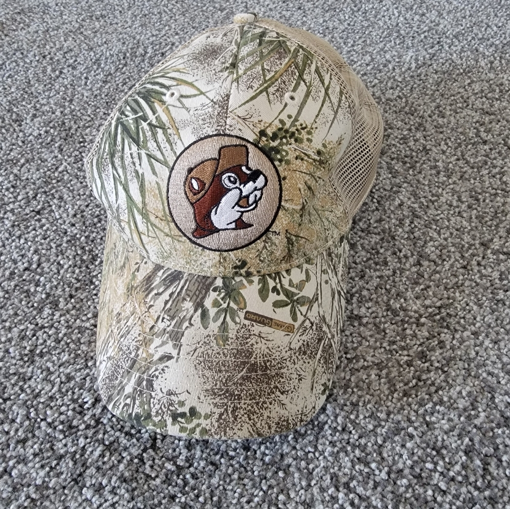 NWOT! Buccees Camo Baseball Cap